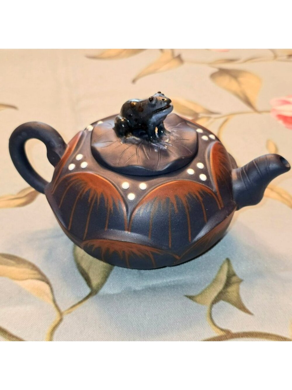Handcrafted Yixing Clay Teapot With Frog Lid & Lotus Design Blue Brown JH8018